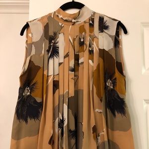 Gucci sleeveless top